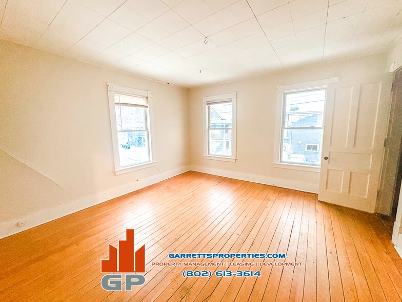 Building Photo - 2 Harrington Ave