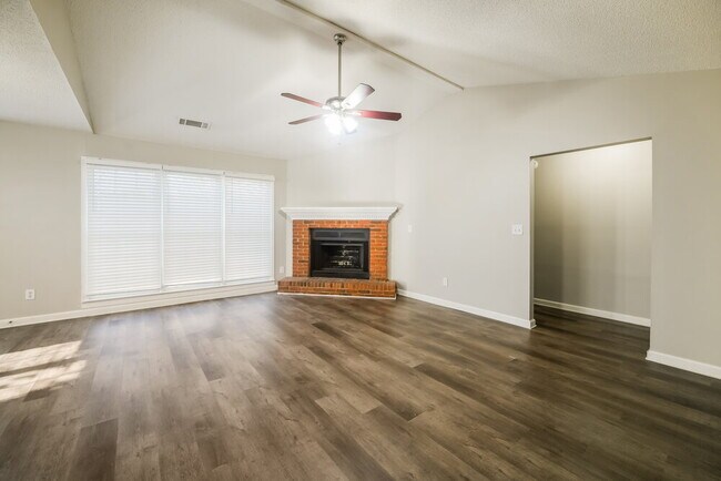 Building Photo - 4891 Country Cove Way