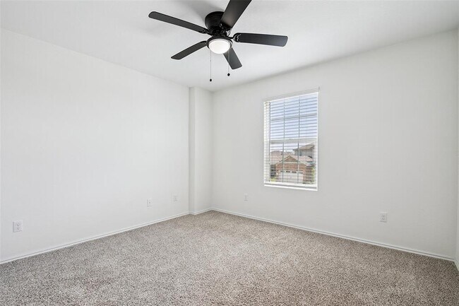 Building Photo - 105 Canley Lp