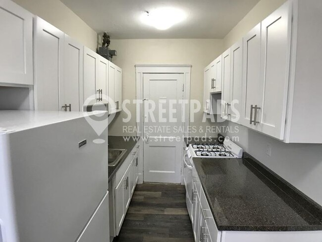 Building Photo - 1 bedroom in Boston MA 02215