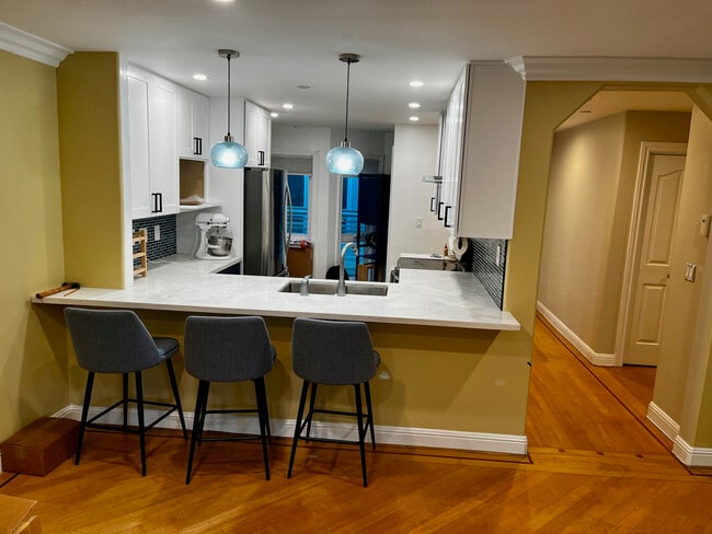 Kitchen - 2016 Pacific Ave