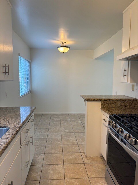 Building Photo - 641 Loma Dr