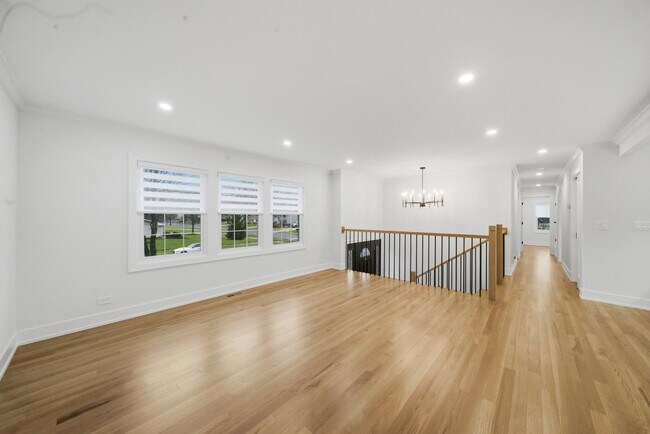 Building Photo - 2S245 Mayfield Ln