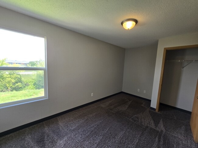 Building Photo - 60 Miller Ave SW