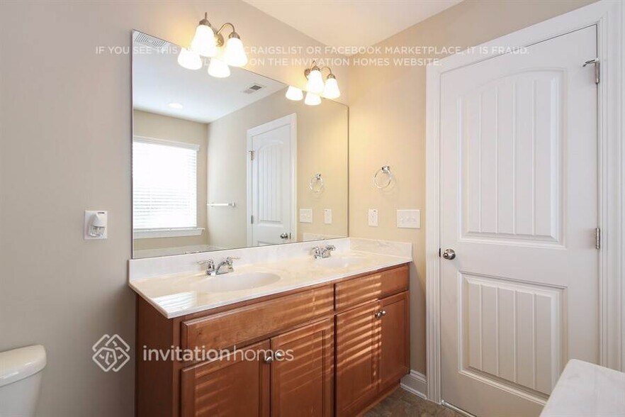 Building Photo - 84 Hemlock Green Ln