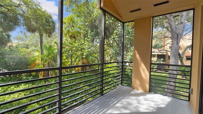 Building Photo - 15533 N Miami Lakeway