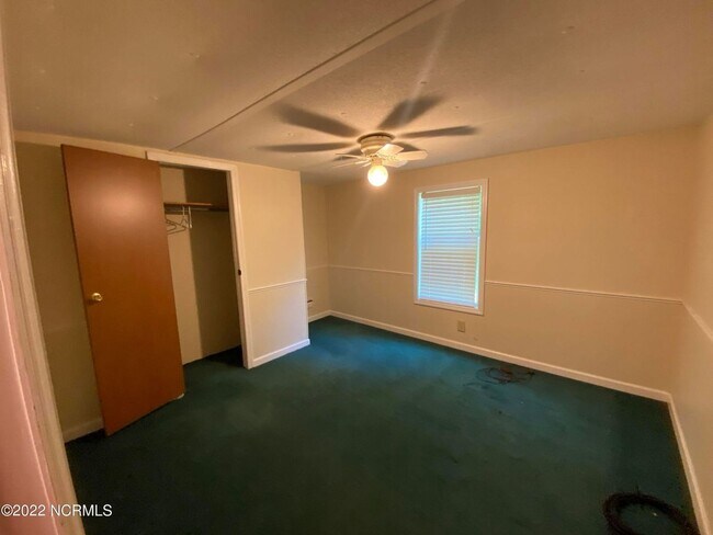 Building Photo - Cute Home Located in the center of everything