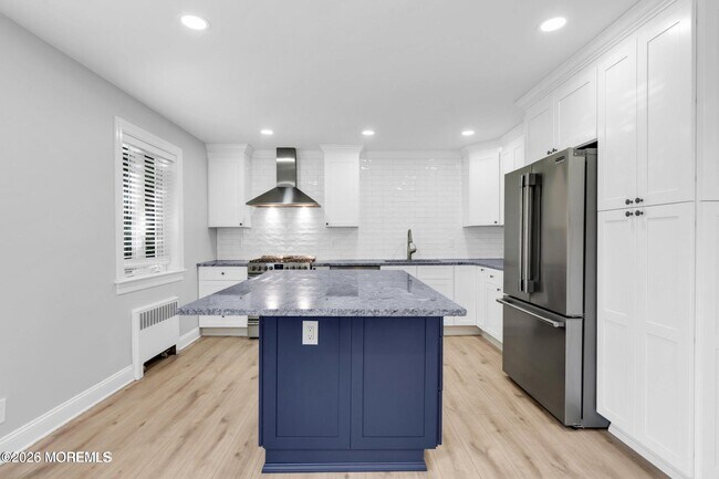 Building Photo - 283 Spring St