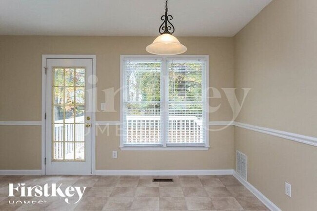 Building Photo - 118 Aztec Way SE