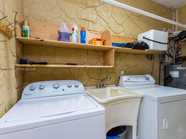 Building Photo - 5524 Garfield St