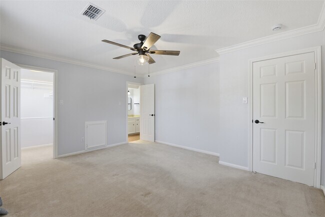 Building Photo - 3718 Wildwood Ridge Dr