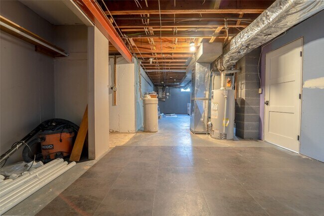Building Photo - 593 Hooper Rd