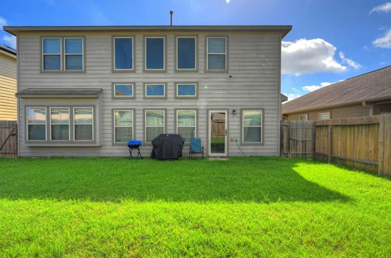 Building Photo - 5555 Casa Martin Dr