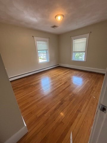 Building Photo - 40 Bellvale St