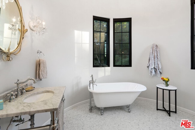 Building Photo - 3764 Berry Dr