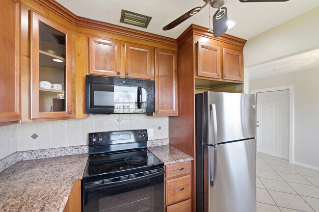 Building Photo - 384 Saxony Trail