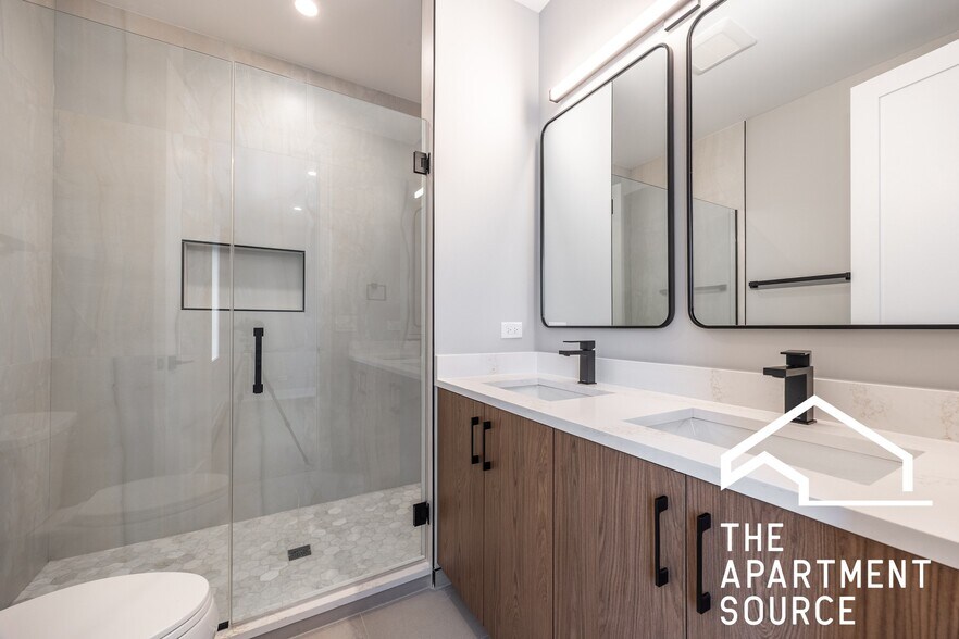 Building Photo - 2351 W Flournoy St