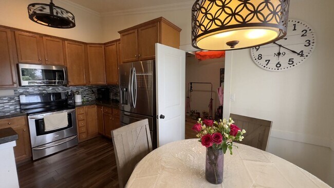Building Photo - $2,995.00 - 3 Beds / 2 Baths, no deposit option available!