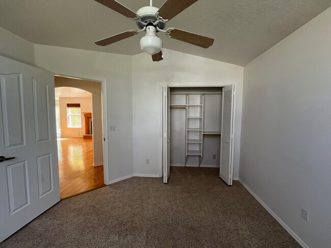 Building Photo - 11917 W Lewisburg Ct