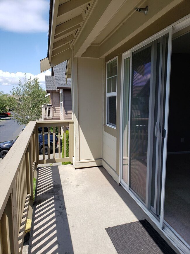 Building Photo - Two Bedroom In Cordata Neighborhood