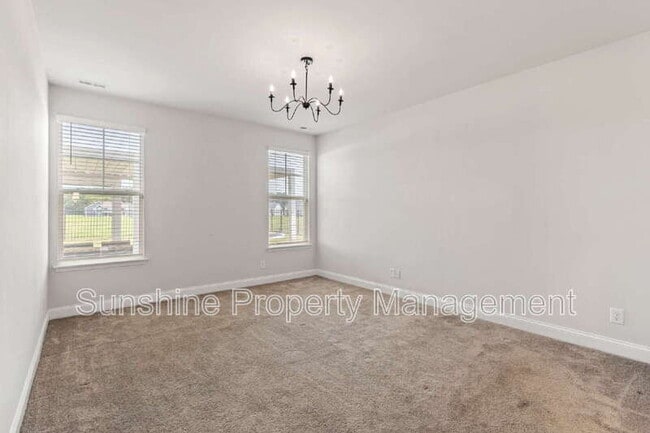 Building Photo - 113 Royal Black Heath