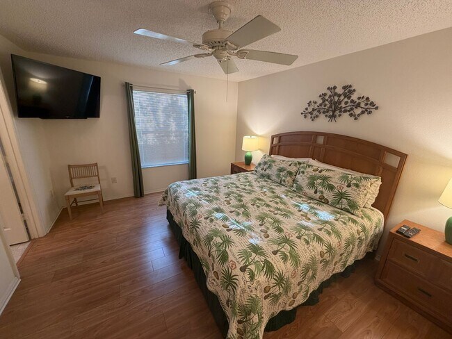Building Photo - 2 bedroom 2 bath patio villa