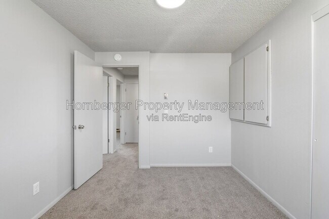 Building Photo - 13604 E 5th Ave