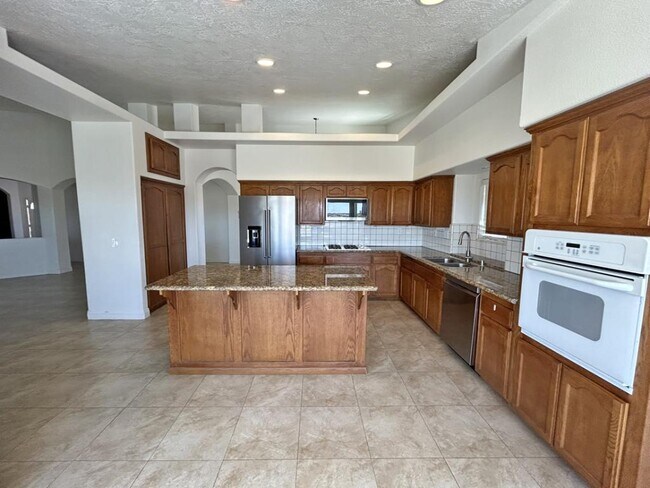 Building Photo - 7146 Amanda Way
