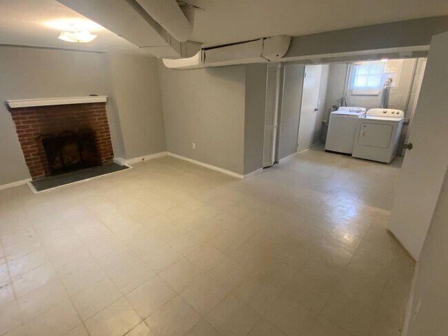 Building Photo - 4509 43rd Pl NW