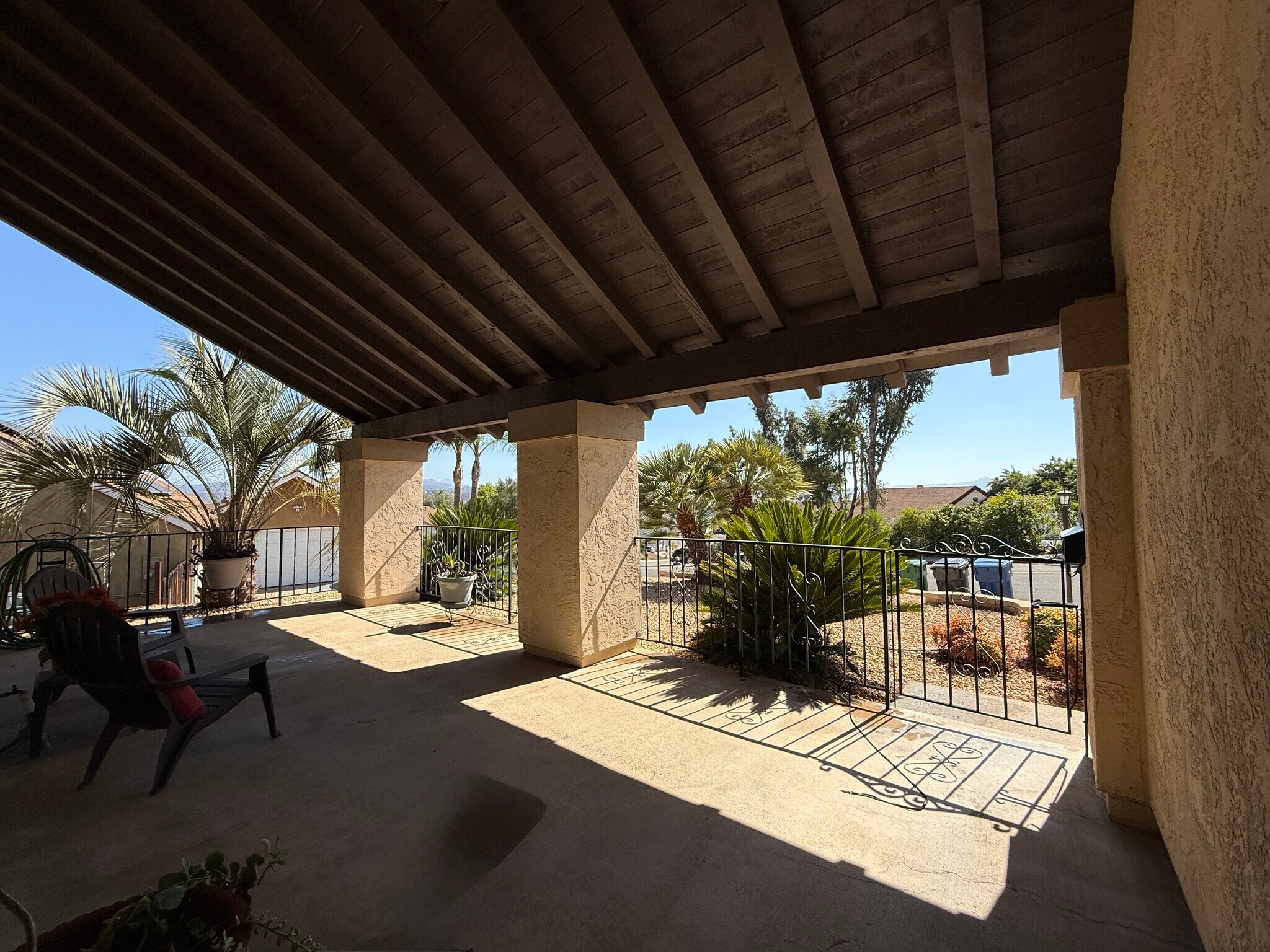 Building Photo - 10431 Santana St