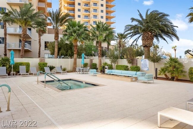Building Photo - 8255 Las Vegas Blvd S