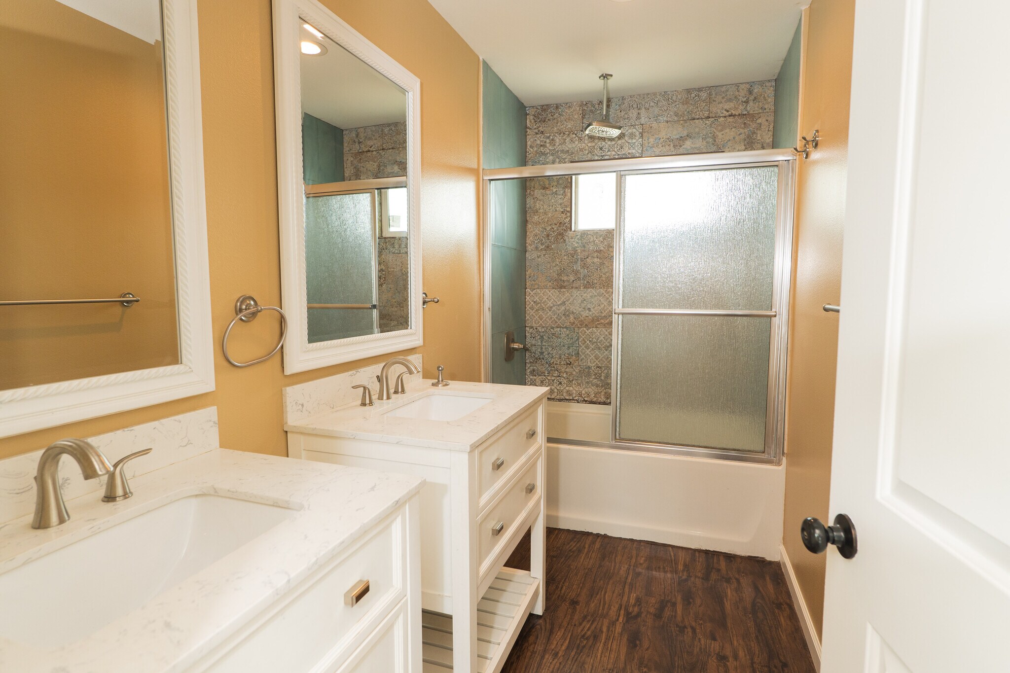 Master Bathroom - 938 S Bernal Ave