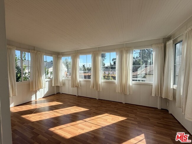 Building Photo - 6110 Scenic Ave