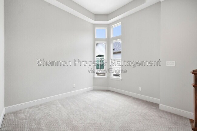 Building Photo - 1204 W 16th St