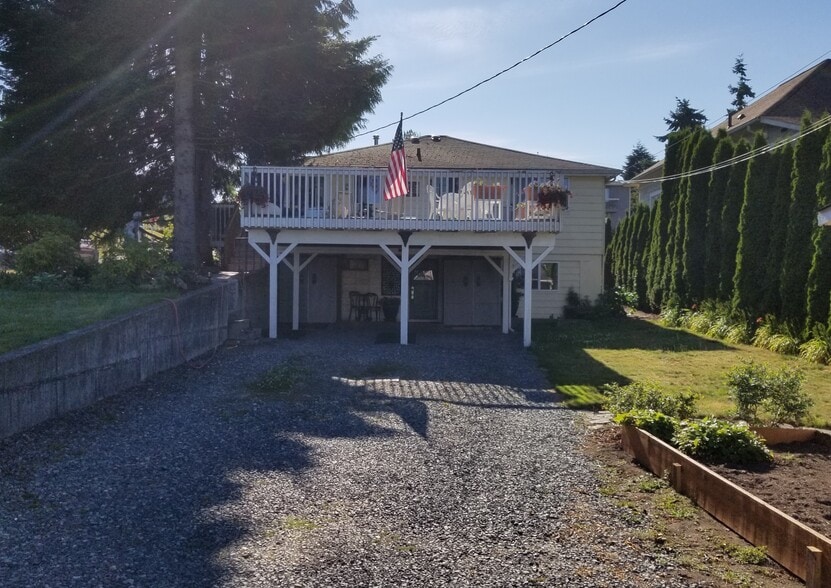 Carport and Entry - 3531 Oakes Ave