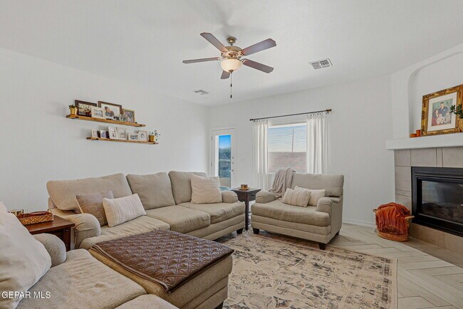 Building Photo - 7564 Wolf Creek Dr