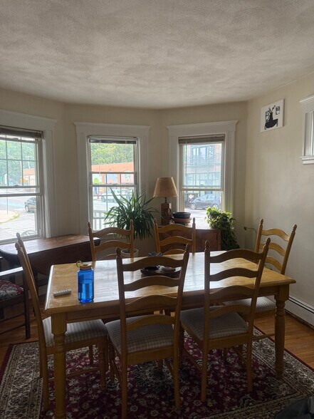 DINING ROOM - 881 Broadway
