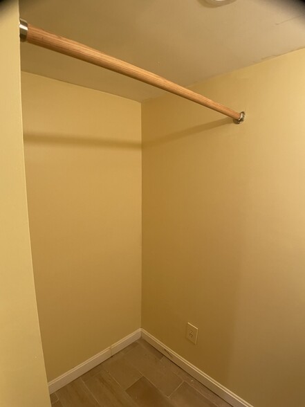 Building Photo - 169 Windsor St