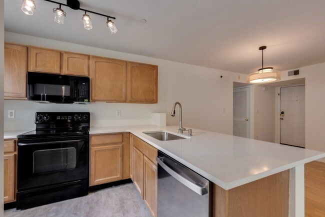 Building Photo - 1125 Arbor Creek Dr