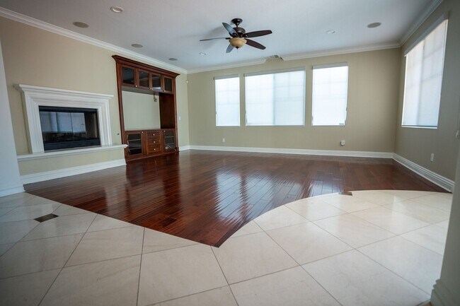 Building Photo - Exceptional estate Located In the highly desirable College Park Community.