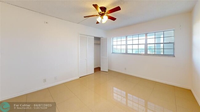 Building Photo - 3080 N Course Dr