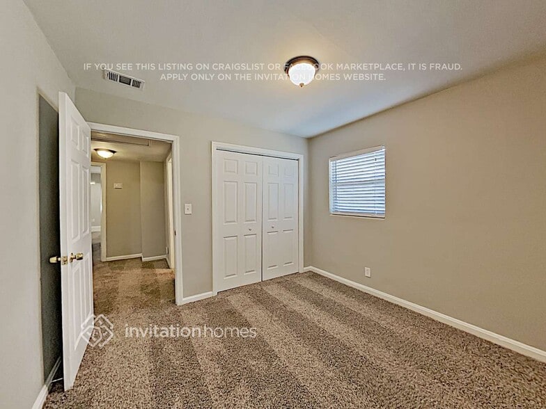 Building Photo - 429 7th St N