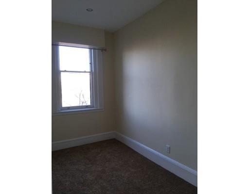 Building Photo - 486 Beacon St