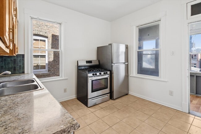 Building Photo - 1931 N Kostner Ave