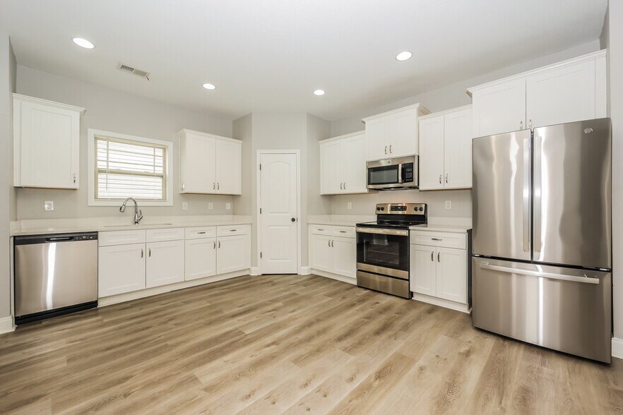 Building Photo - 1221 Catawba Way