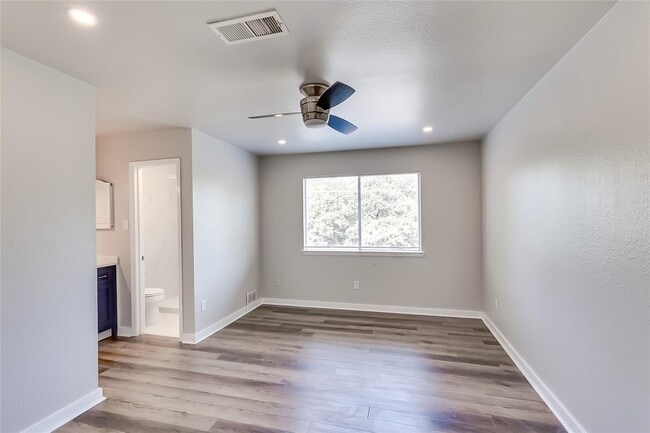 Building Photo - 506 Stonebridge Dr