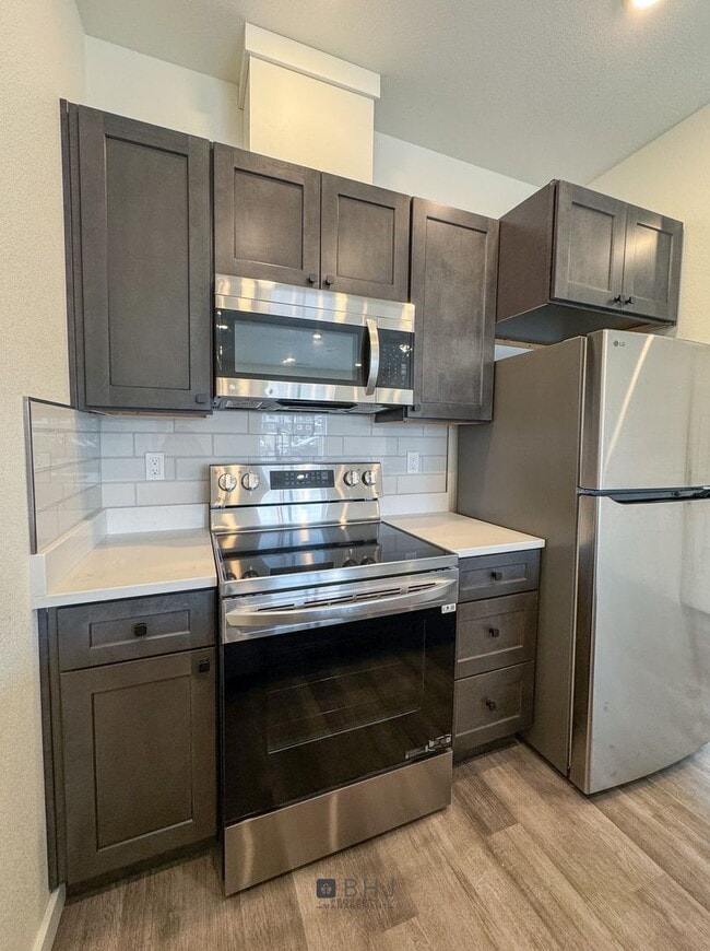 Building Photo - BRAND NEW Pet Friendly 1 bed/ 1 bath apart...