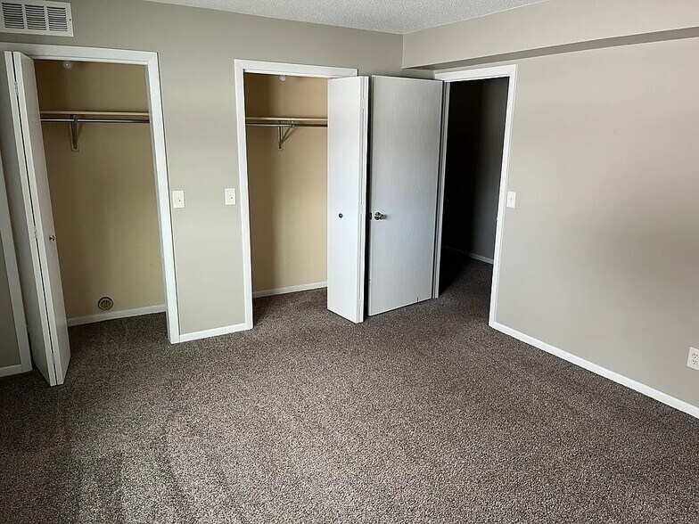 Building Photo - 209 Heidi Ct