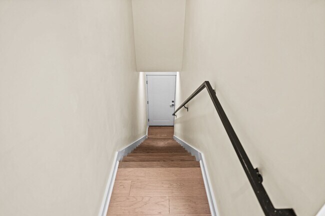 Building Photo - Modern Condo Near H St | 2 Bed | 2 Bath | 975 Sf | 1 Parking Space