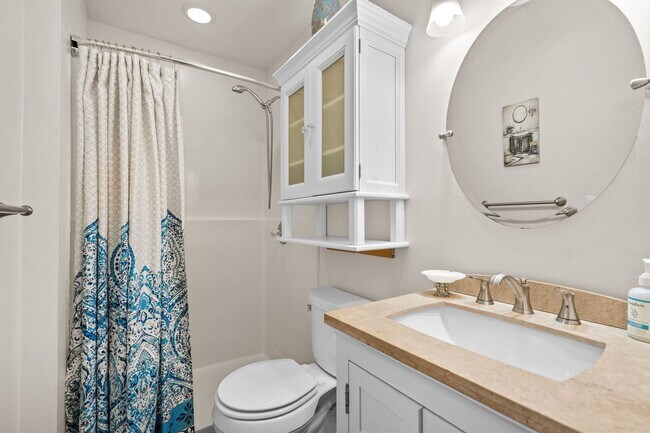 Building Photo - 4 Bed/2 Bath Furnished Single Family Home in Surfside 1 Mile to the Beach By Golf Cart!